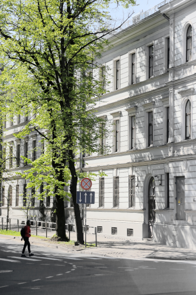 KNAB ēkas Citadeles ielā 1 fasādes atjaunošanai pieteikušies trīs pretendenti