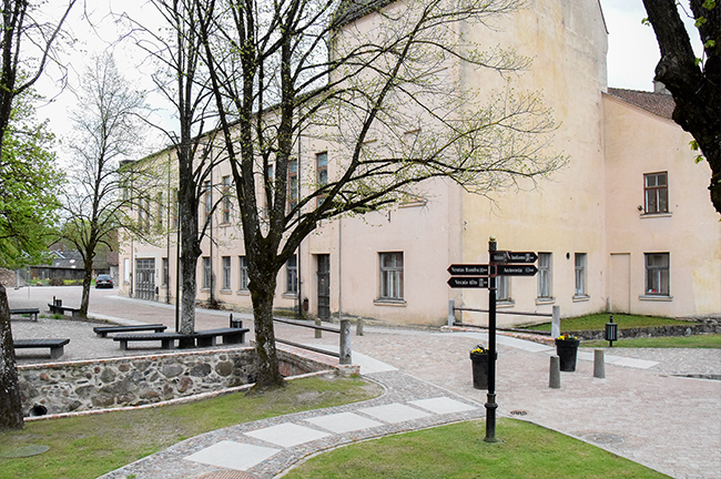 Apstājusies Kuldīgas Kultūras centra pārbūve