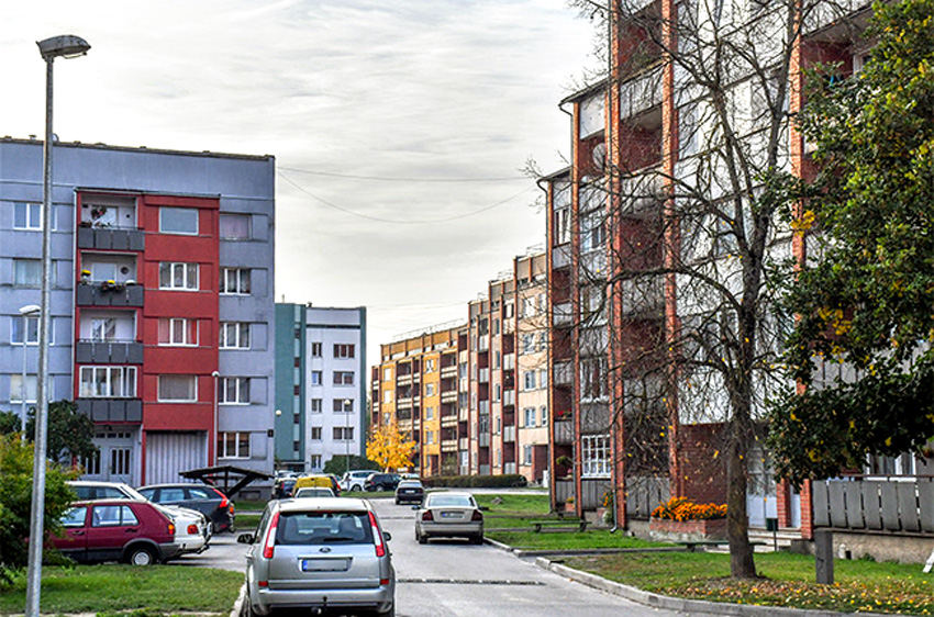 Kuldīgā līdzfinansēs daudzdzīvokļu māju pagalmu labiekārtošanu