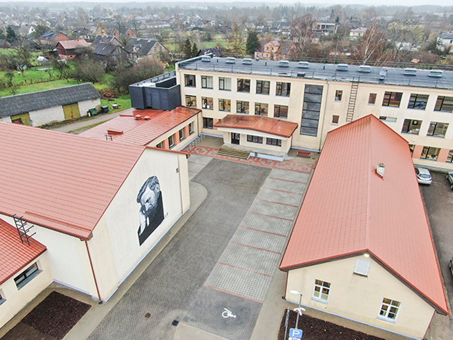 Kuldīgas 2.vidusskolai labiekārtots iekšpagalms