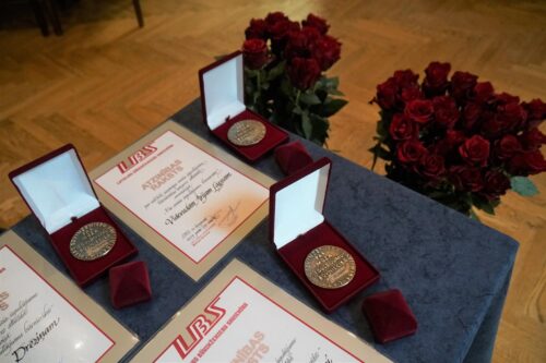 LBS uzņem jaunus biedrus un nosauc kongresā apbalvojamos