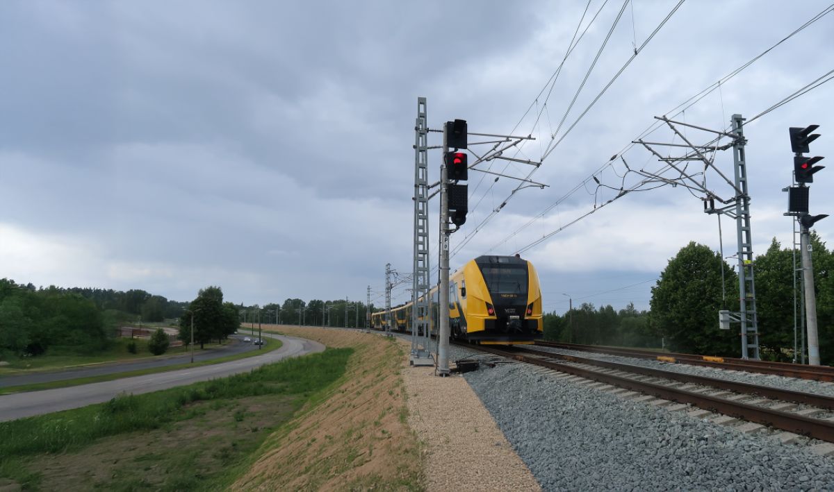 Sākti dzelzceļa kontakttīkla izbūves darbi līnijā Zasulauks – Bolderāja