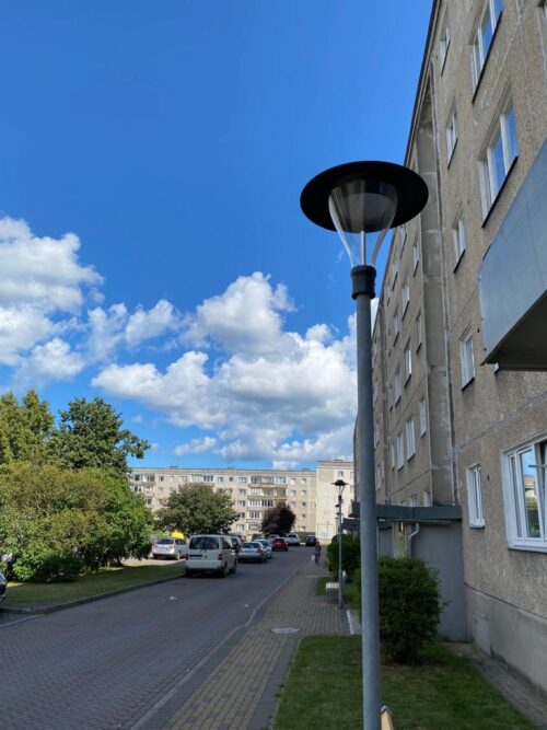 Ventspilī māju iekšpagalmos izbūvēti jauni LED apgaismojumi