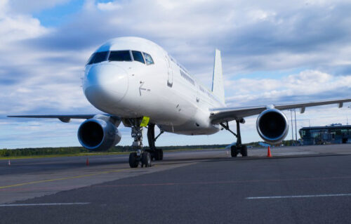 Rīgas lidosta pilnībā pārbūvēs vienu no lidlauka peroniem
