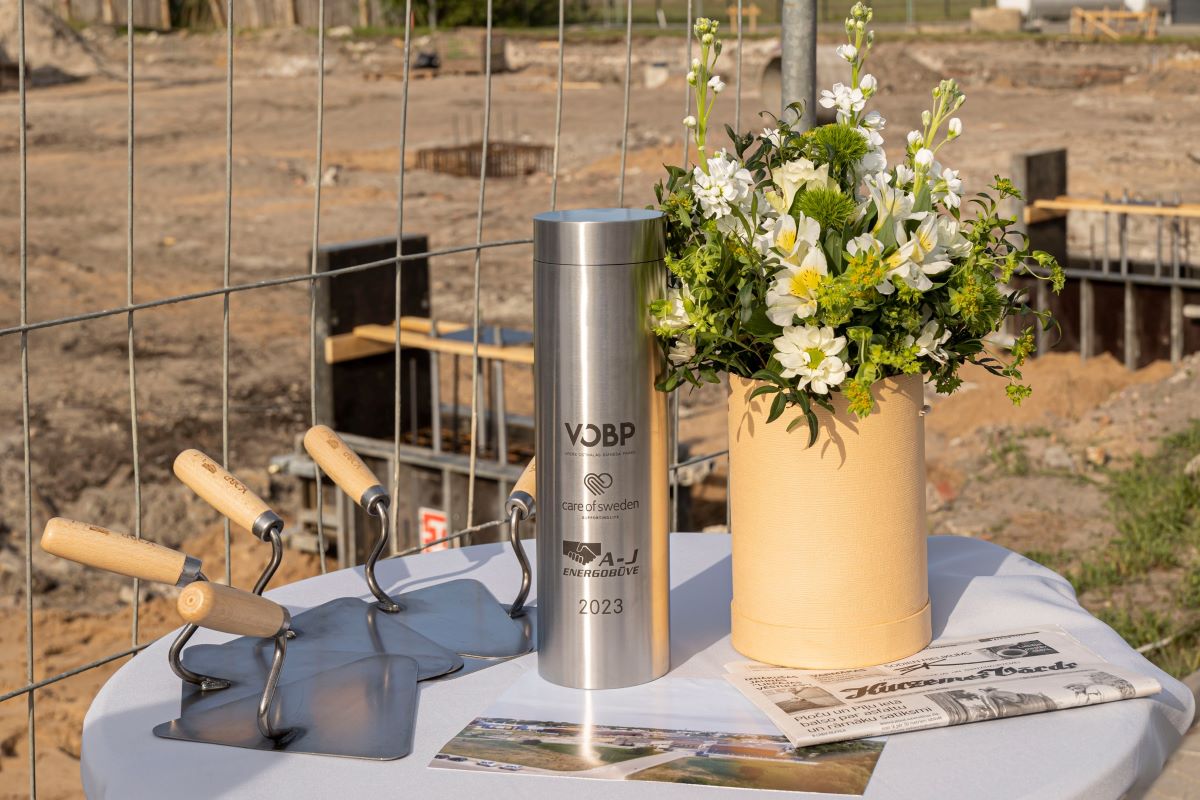 Iemūrē kapsulu “Vecās Ostmalas Biznesa Parka” ražošanas ēkas pamatos