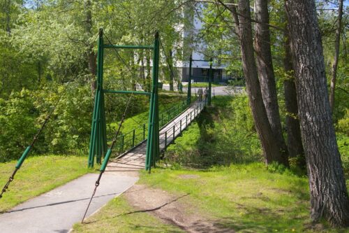 Uz rekonstrukcijas laiku slēgts Liepu ielas tilts Saulkrastos