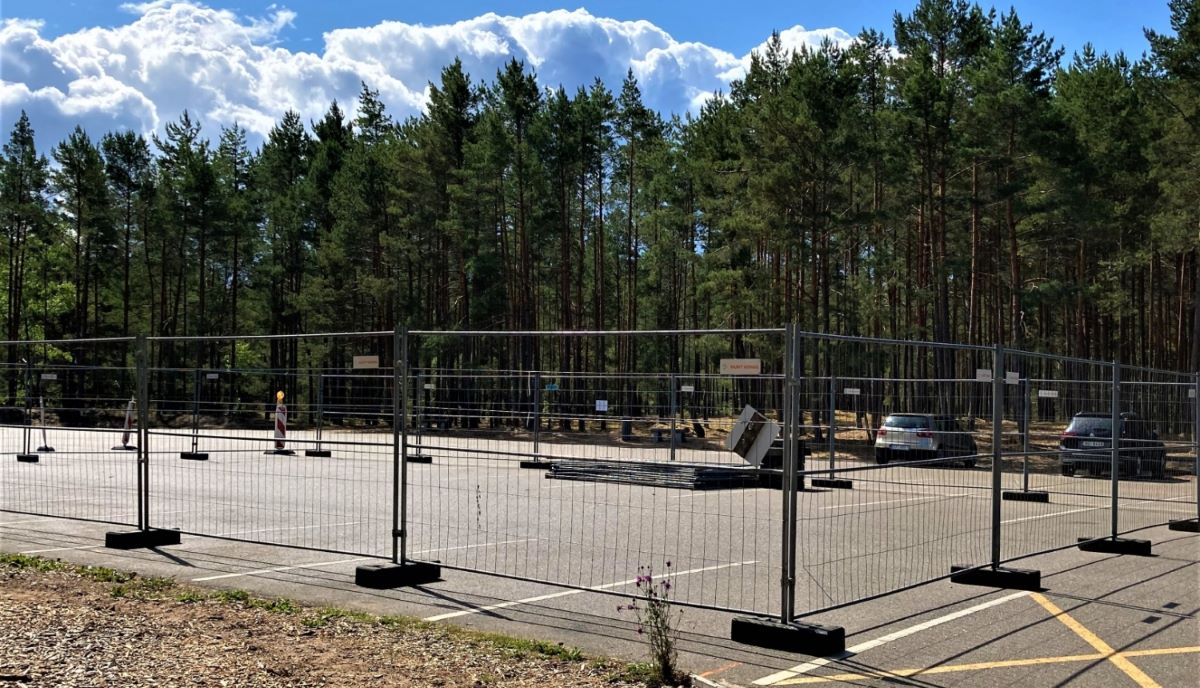 Lilastē paplašina auto stāvlaukumu un veic teritorijas labiekārtošanu