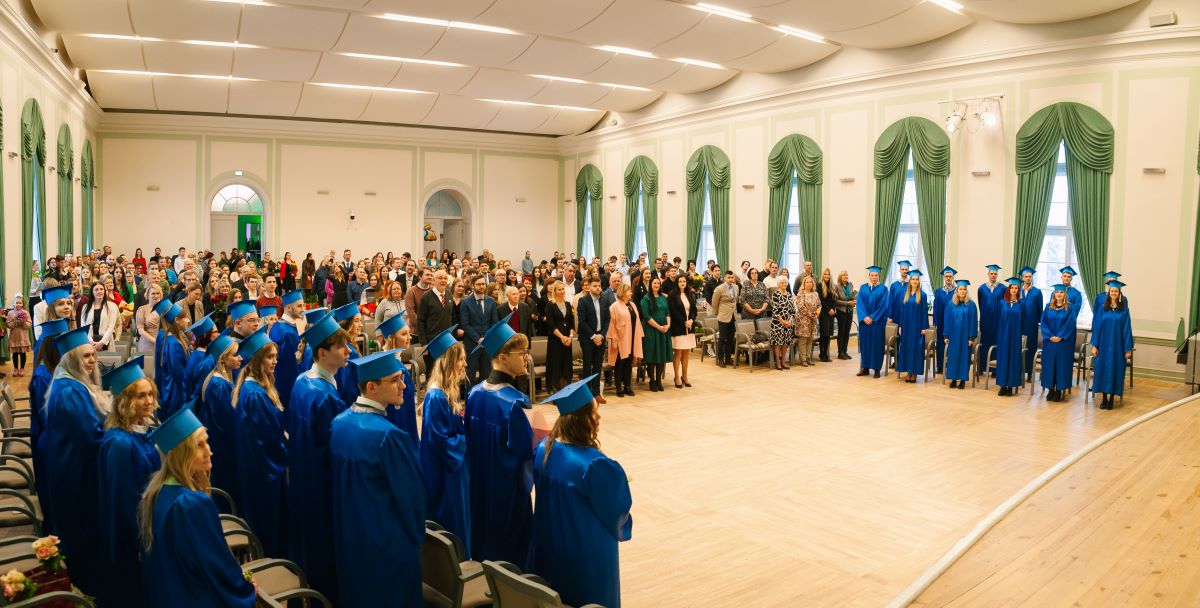 LBTU Vides un būvzinātņu fakultātes absolventi saņem diplomus