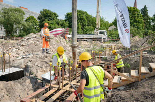 Iemūrē kapsulu topošās LLU laboratorijas pamatos
