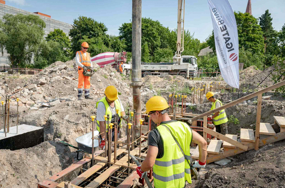 Iemūrē kapsulu topošās LLU laboratorijas pamatos