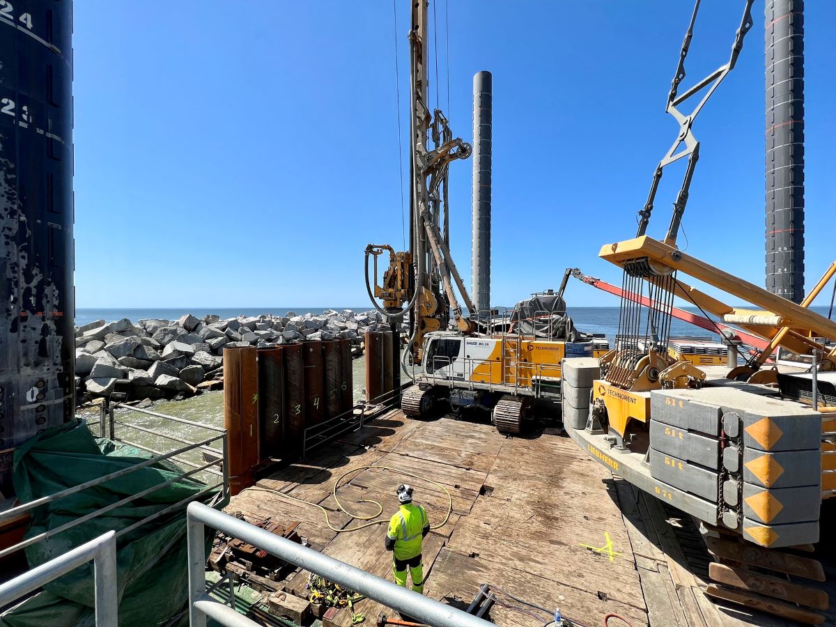 “LNK Industries” pabeigs zemūdens sienas izbūvi Klaipēdas ostā