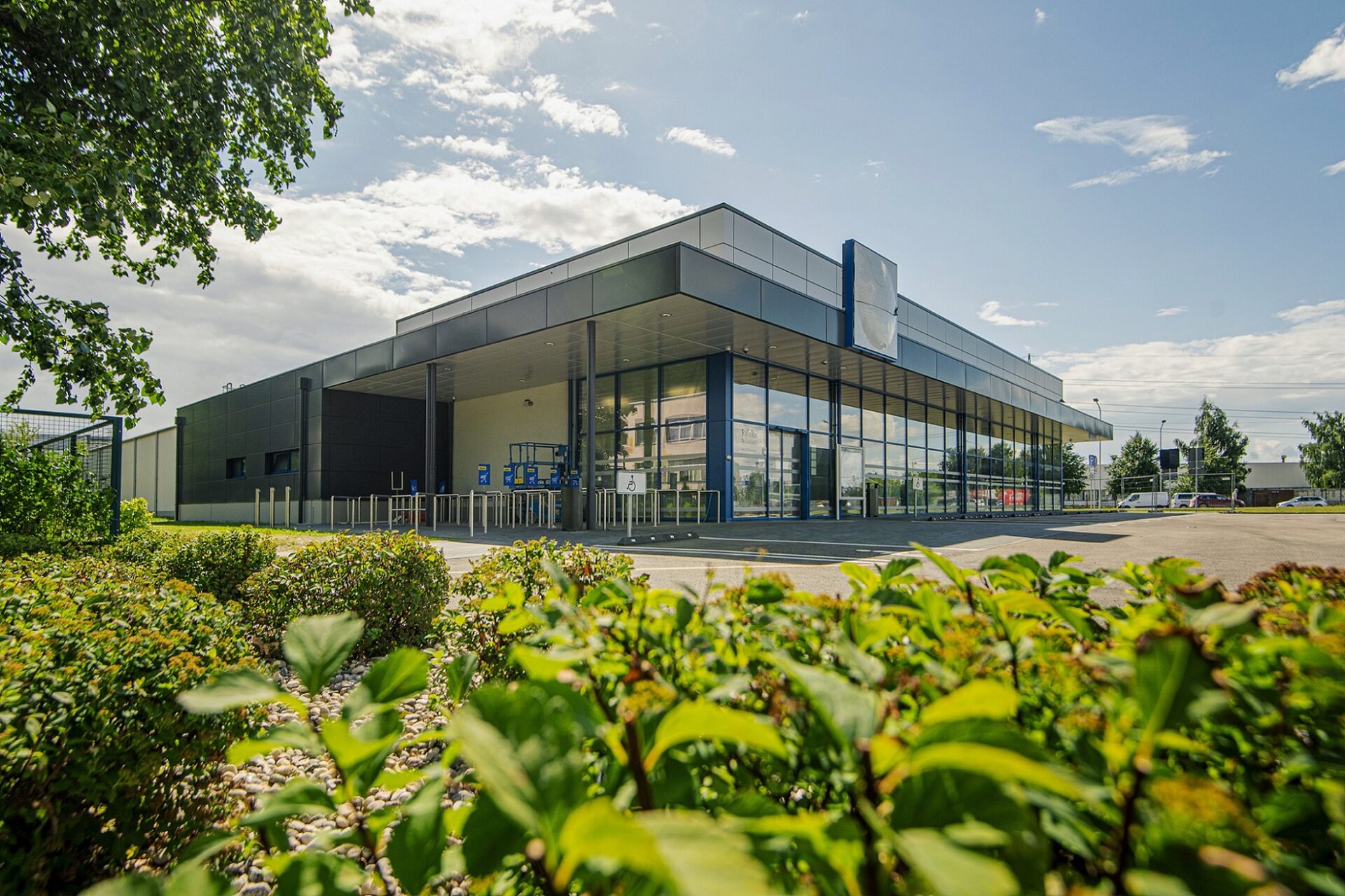 “Lidl” šonedēļ Latvijā atvērs 15 veikalus