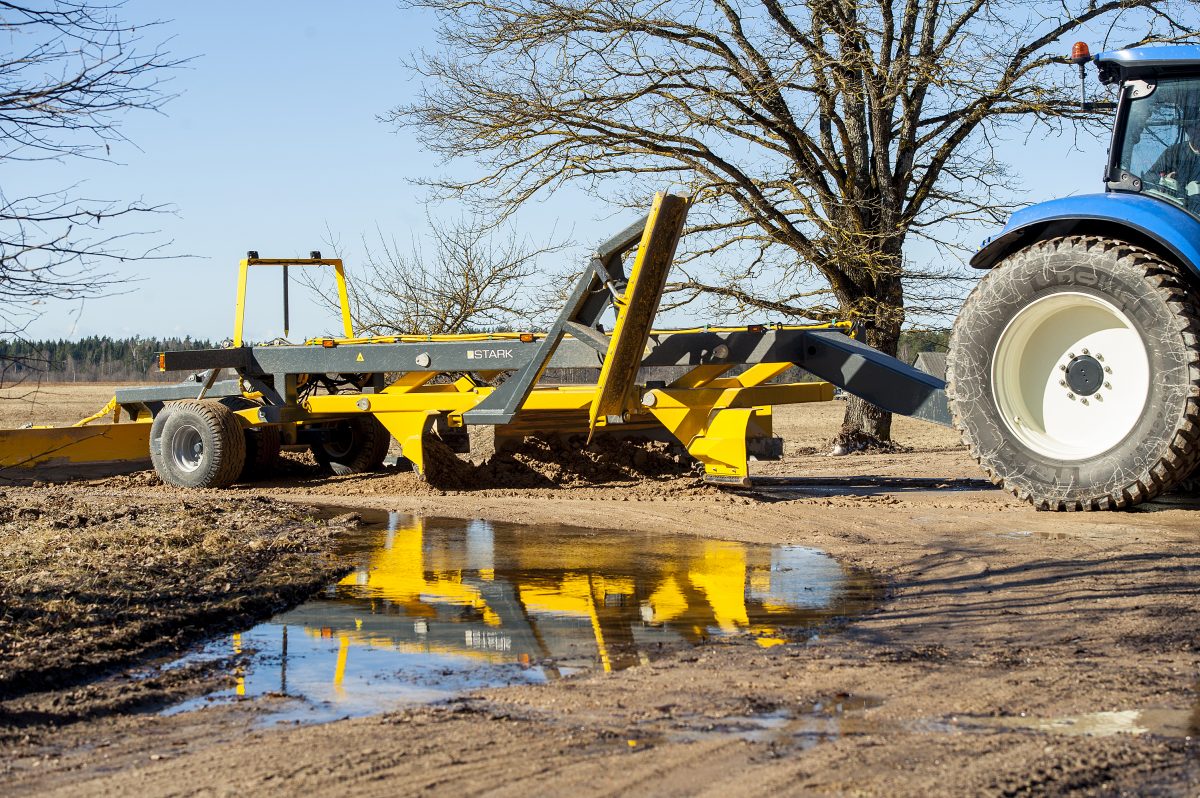 Nedēļas laikā nogreiderēti vairāk nekā 1100 km grants ceļu