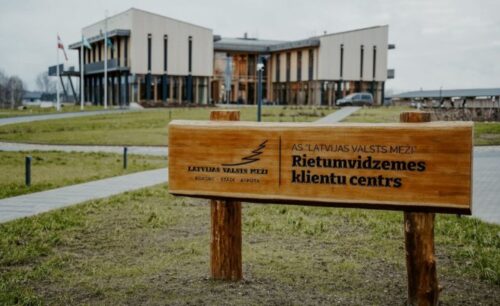 Atklāts no koka būvētais LVM Rietumvidzemes reģiona klientu centrs