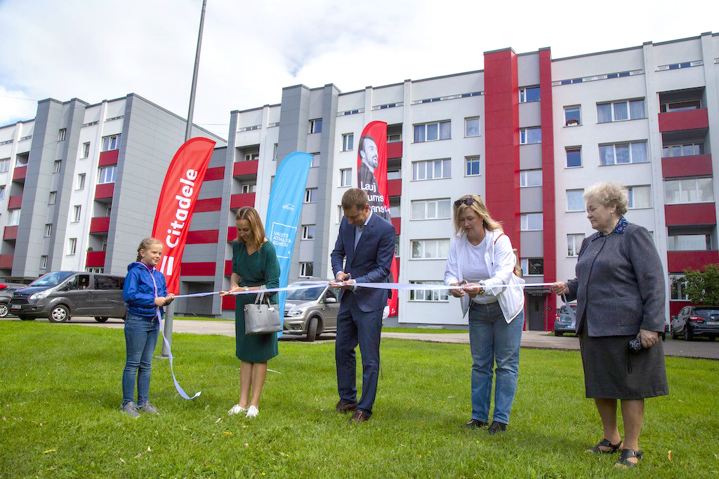 Realizēts lielākais projekts daudzdzīvokļu māju atjaunošanas programmā