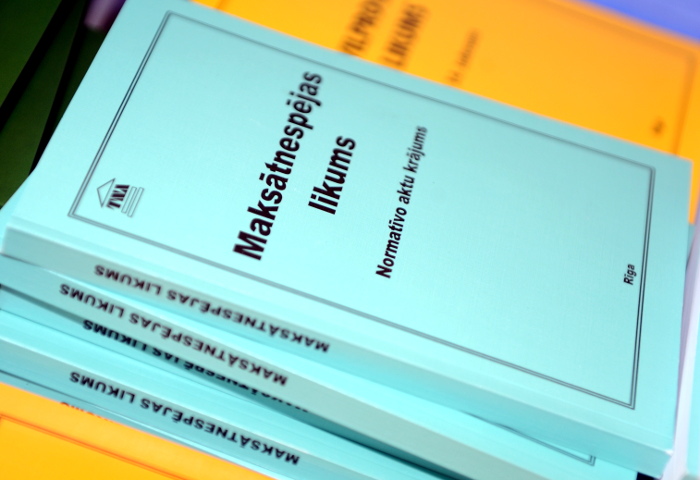 Noteiks maksātnespējas moratoriju