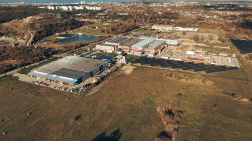 Metālapstrādes uzņēmums Ventspils brīvostā izveido savu saules paneļu parku