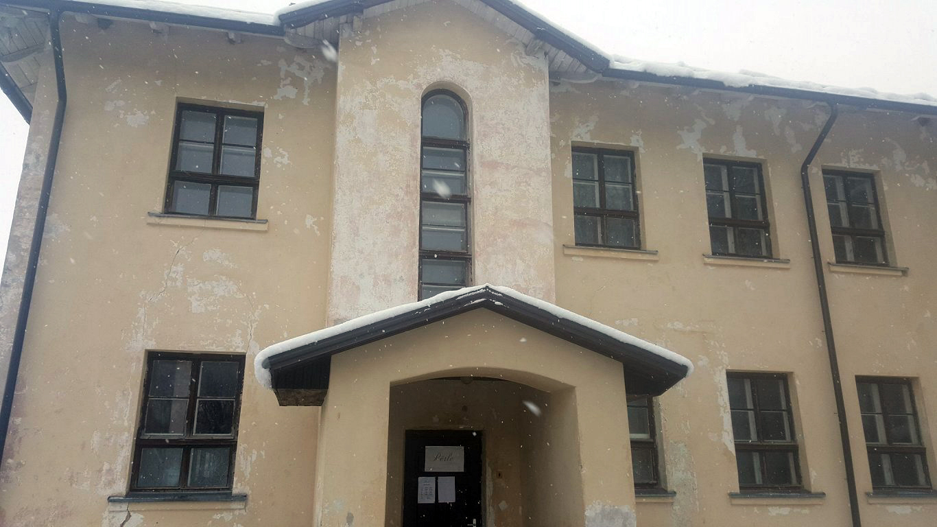 Skolas ēku Ilūkstē pārbūvēs par dzīvojamo māju