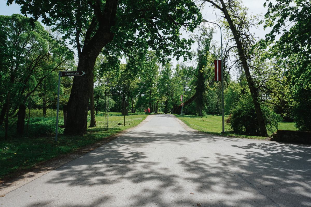 Mazsalacā turpinās Parka ielas atjaunošanas darbi