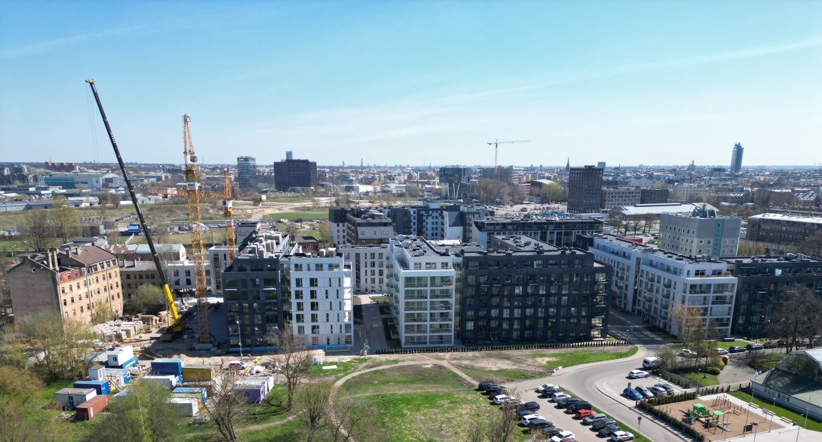 Projektā “Merks Viesturdārzs” atzīmēti spāru svētki