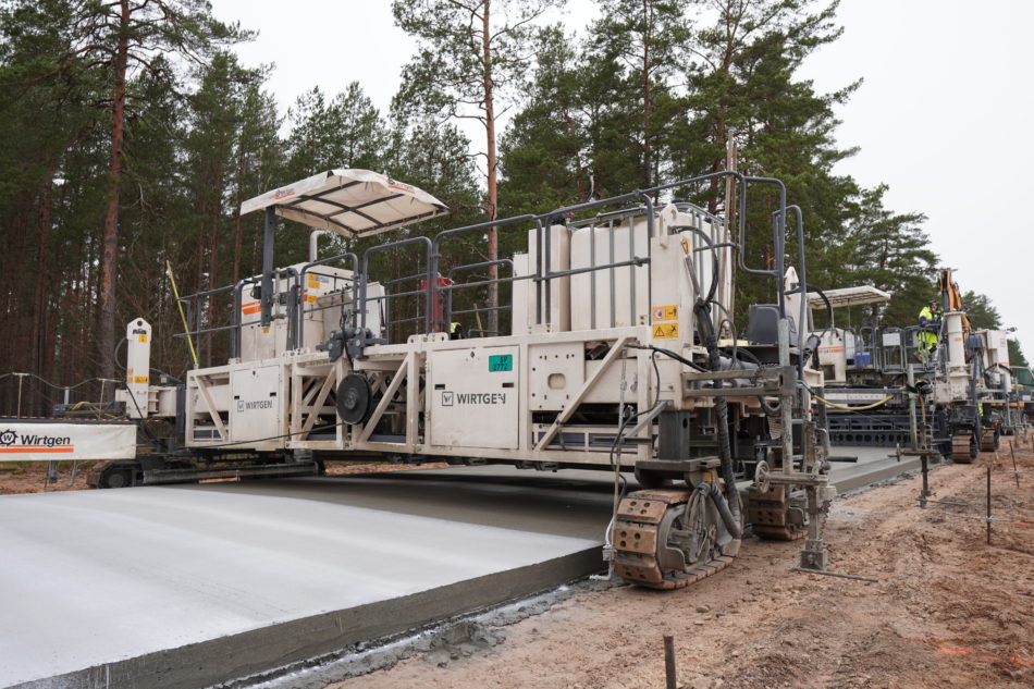 Ādažu novada domei piešķirs miljonu eiro ceļa pārbūvei