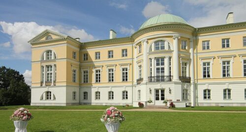 Mežotnes pils pārņemta no nomnieka labā stāvoklī