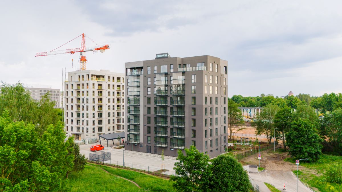 Ekspluatācijā nodod pirmo “Moho Garden” deviņstāvu dzīvojamo ēku Mežaparkā