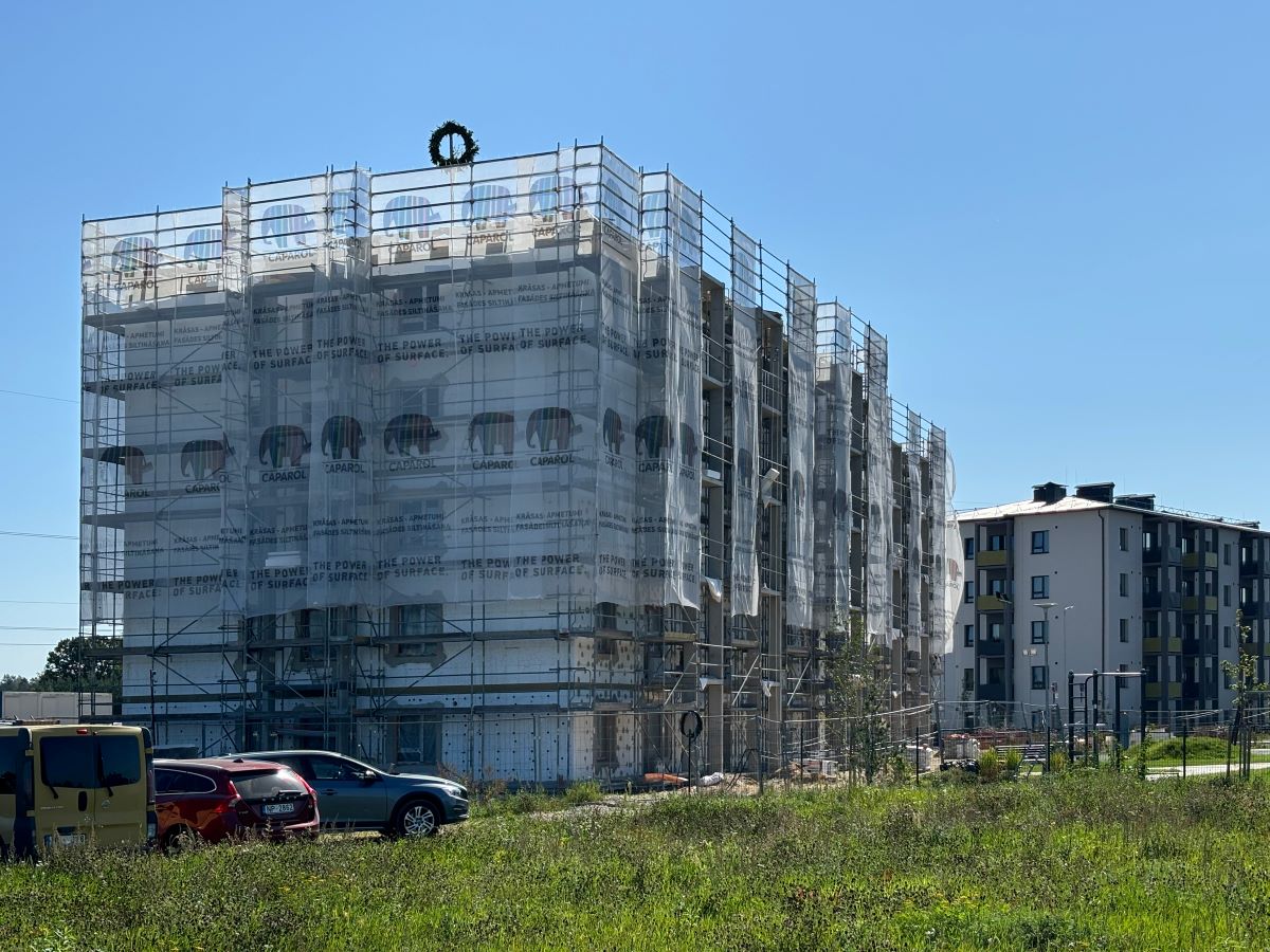 Nosvinēti Spāru svētki 15. daudzdzīvokļu ēkai projektā “Dreilinga mājas”