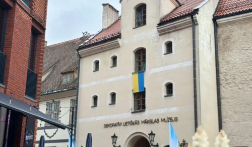 Senākajā Rīgas ēkā uzstāda inovatīvu mitruma novēršanas tehnoloģiju