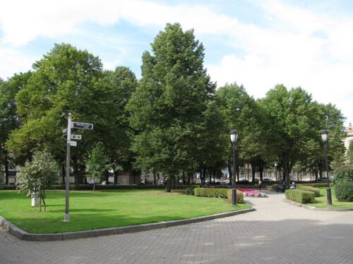 Sāks vērtēt metu piedāvājumus Neatkarības laukuma attīstībai Rīgā