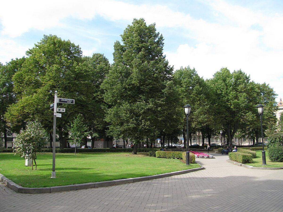 Sāks vērtēt metu piedāvājumus Neatkarības laukuma attīstībai Rīgā