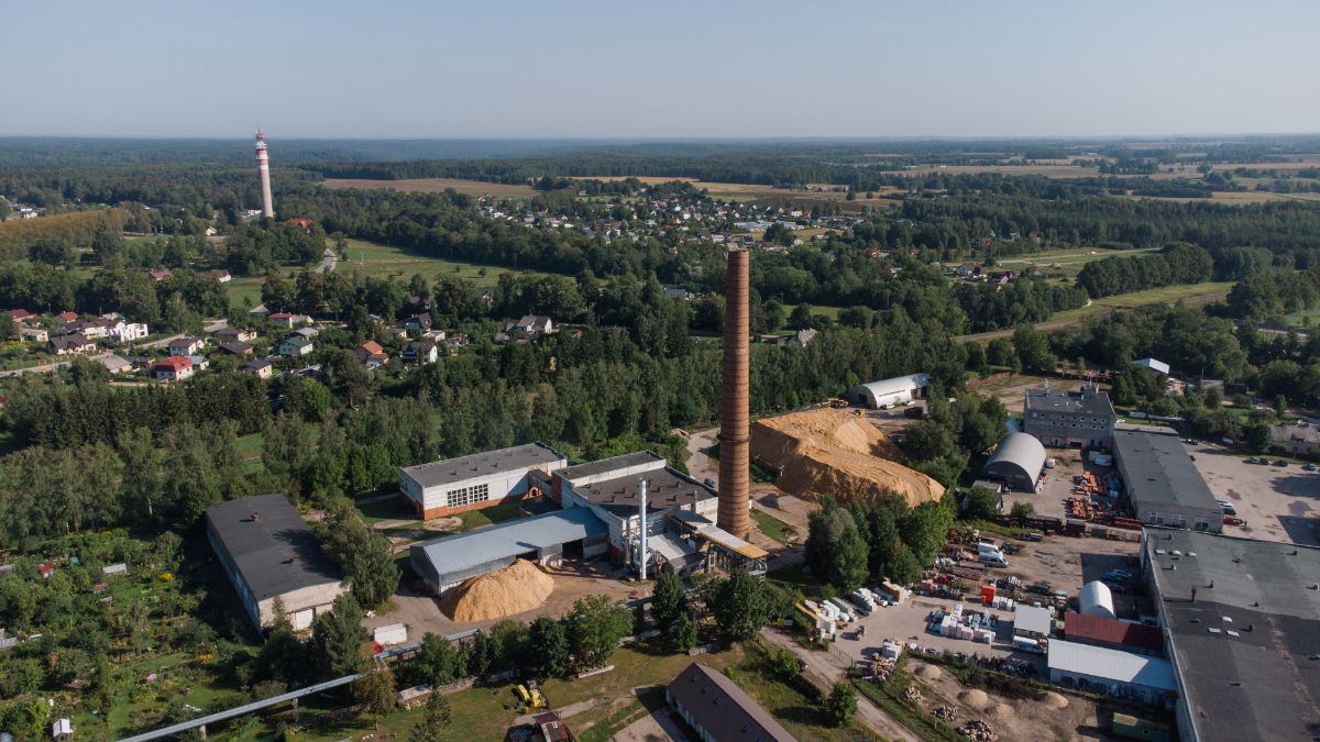 Pabeigta 80 metrus augsta dūmeņa nojaukšana un pārbūve Siguldā