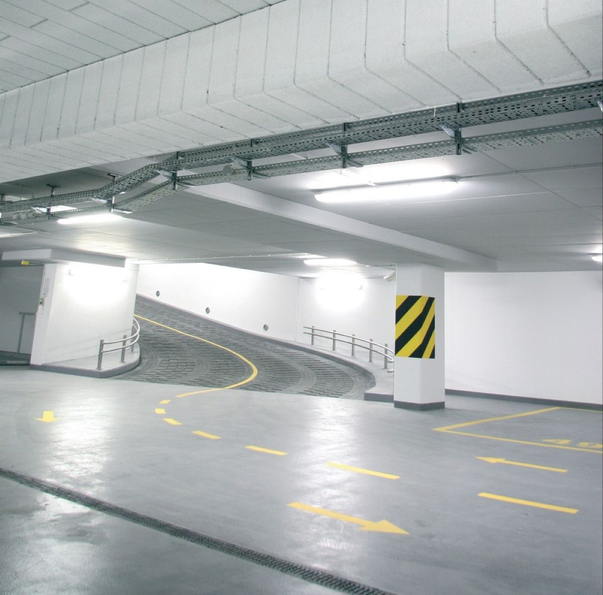 Ugunsaizsardzības risinājuma sistēma ar PAROC CGL 20cy lamellām