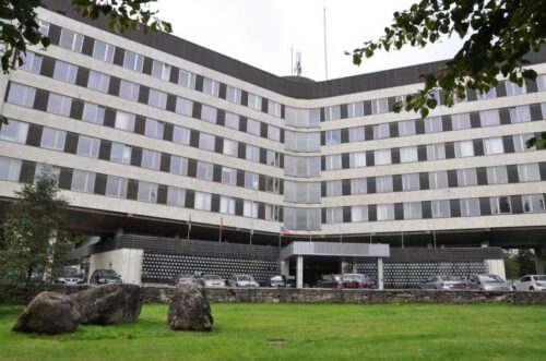 Videvuds Ārijs Lapsa: muļķība vai pasūtījums?