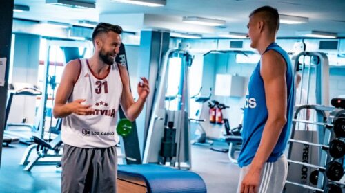Vienojas par Porziņģa basketbola laukuma izbūvi Rēzeknē