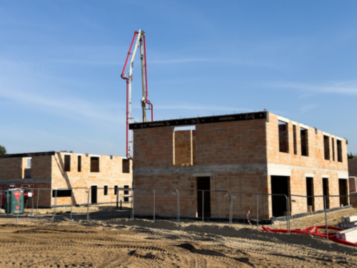 Jaunajam rindu māju projektam Mārupē atzīmēti Spāru svētki