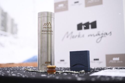 Iemūrē laika kapsulu daudzdzīvokļu projekta “Mežpilsēta” II kārtas pamatos