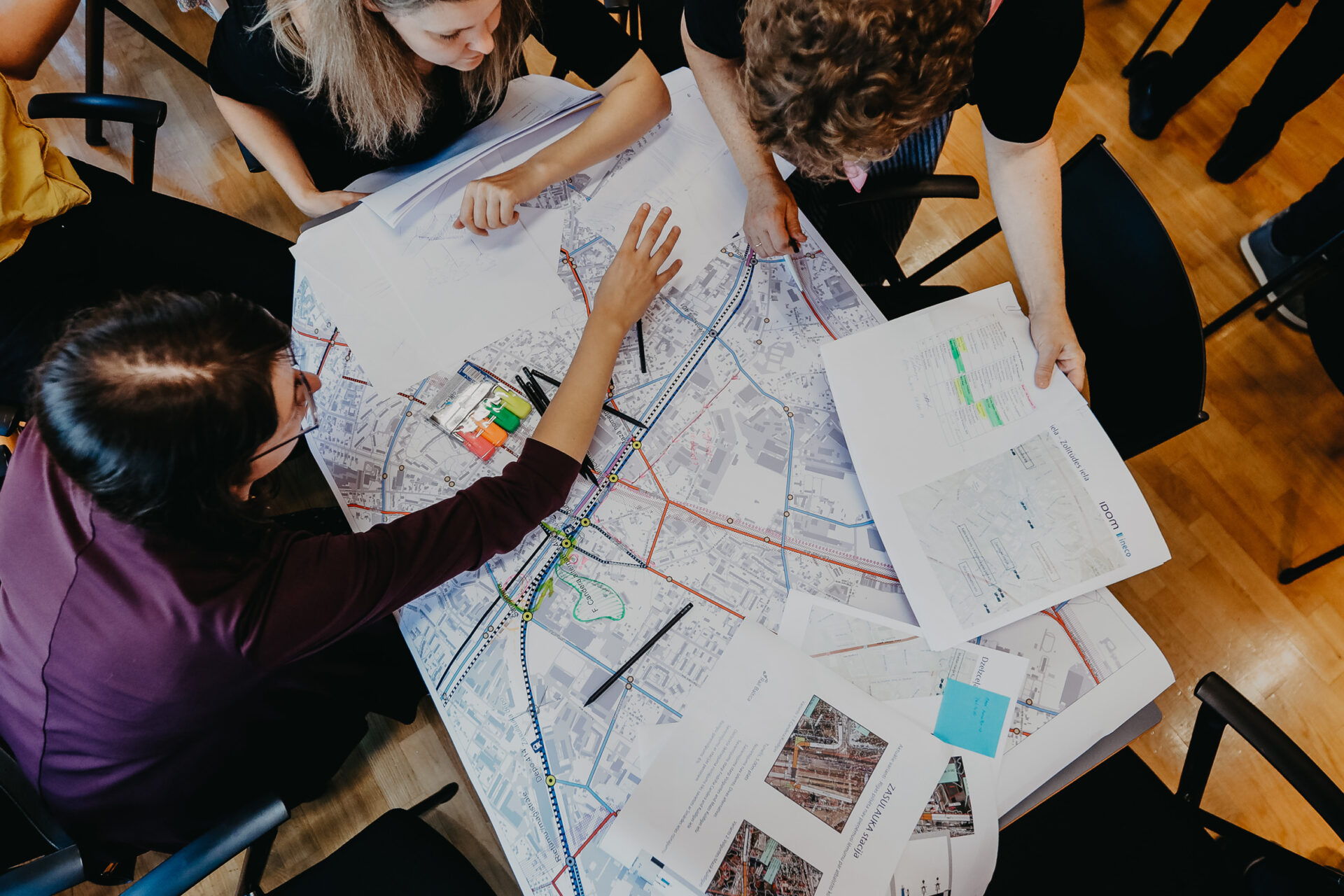 Par “Rail Baltica” stacijas vietu pie Slāvu tilta vēl lems