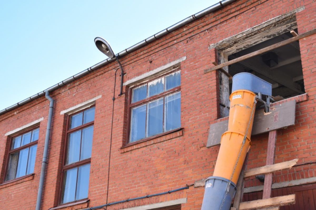 Sākušies sagatavošanas darbi “Raiņa” kvartāla rekonstrukcijai Cēsīs