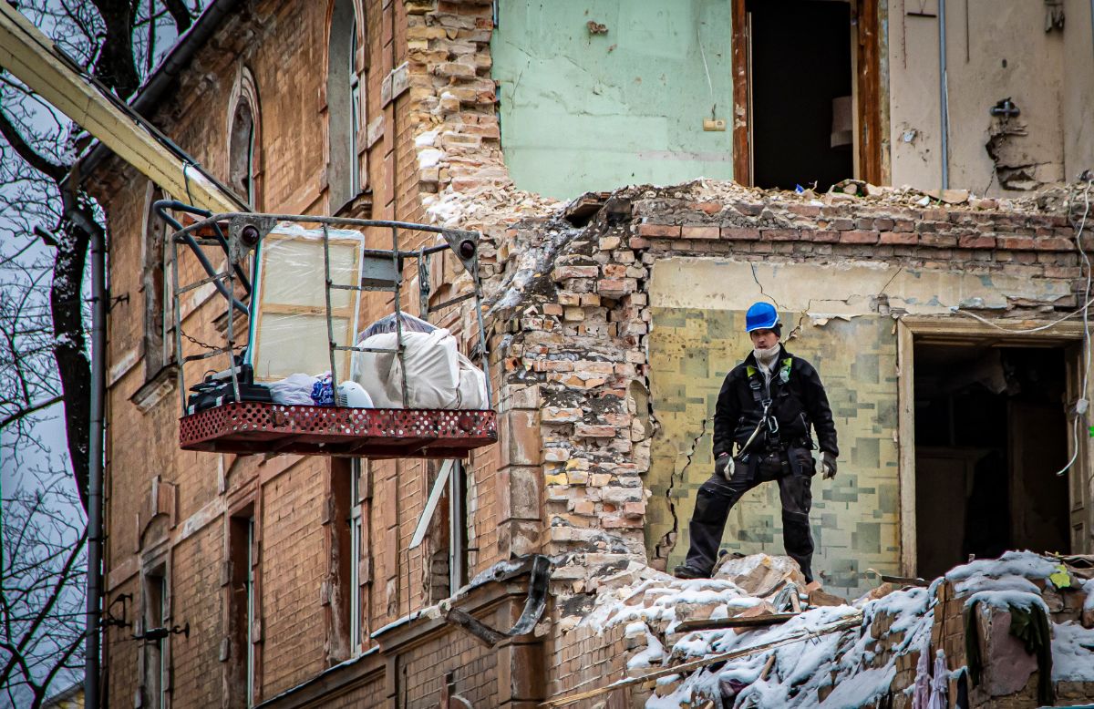 Saņemts atzinums cietušajai ēkai Melnsila ielā; atjaunota satiksme
