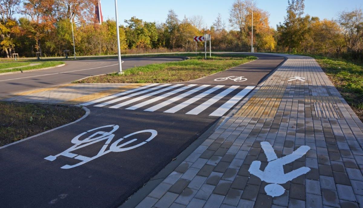 Rīgā izbūvētas jaunas ielu pārejas gājēju drošības uzlabošanai