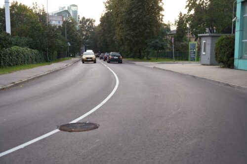 Rīgā turpinās ielu seguma atjaunošanas darbi