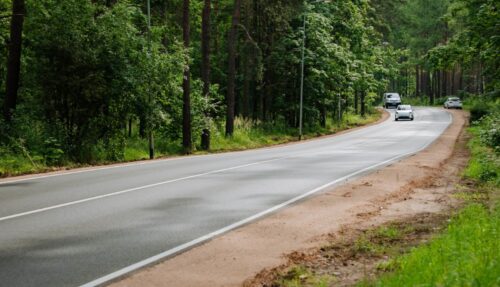 Turpinās ielu seguma atjaunošanas darbi Rīgā