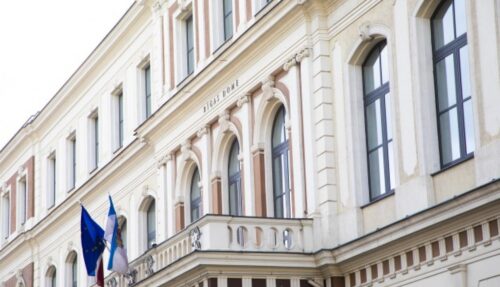 Apstiprina Rīgas pašvaldībai piederošo kapitāla daļu un kapitālsabiedrību pārvaldības kārtību