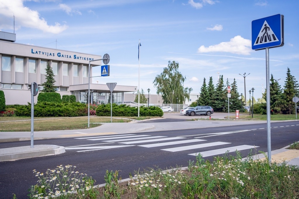 Atjaunota Muzeja iela pie lidostas “Rīga”
