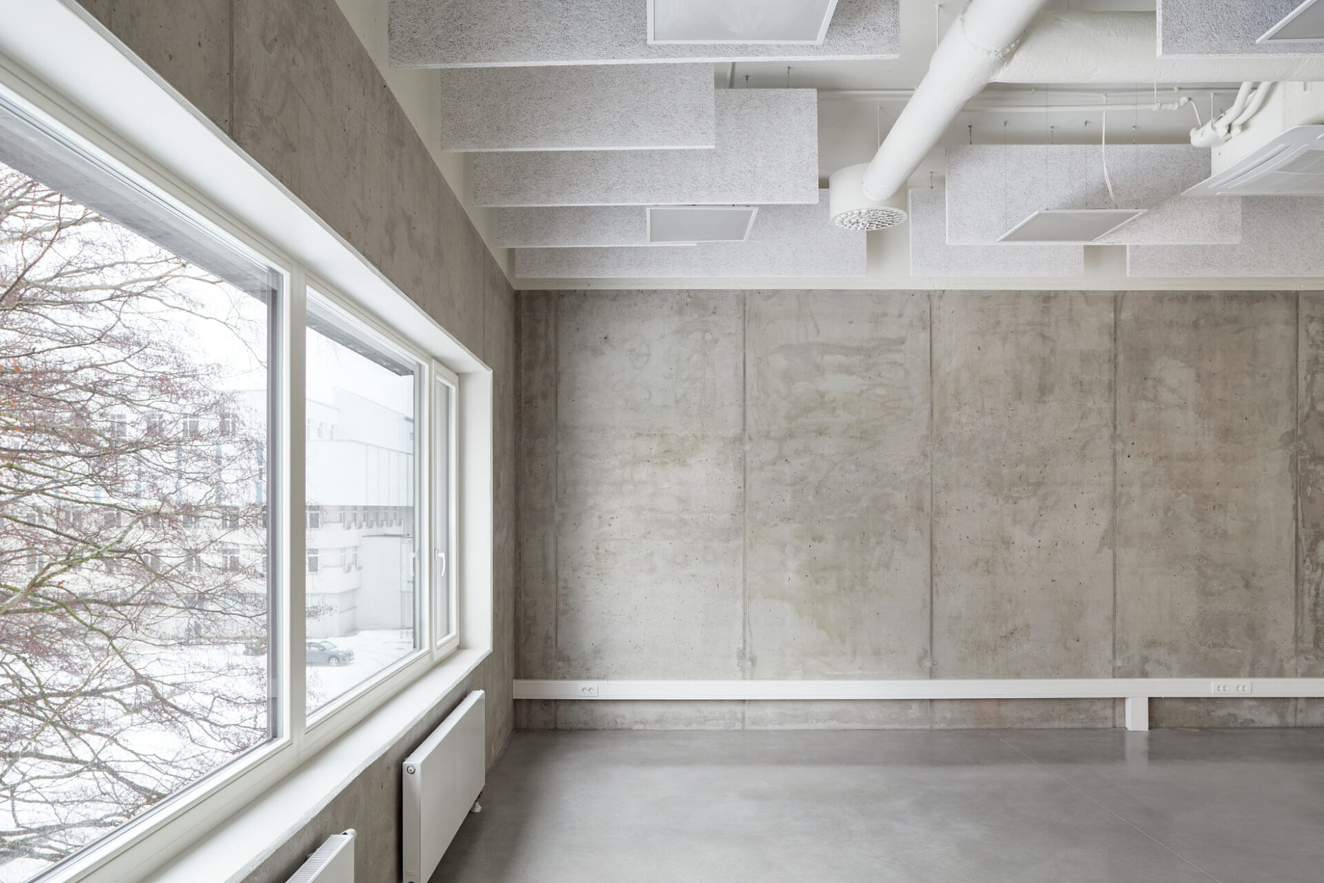 Topošie profesionāļi sacenšas sausās būves konkursā