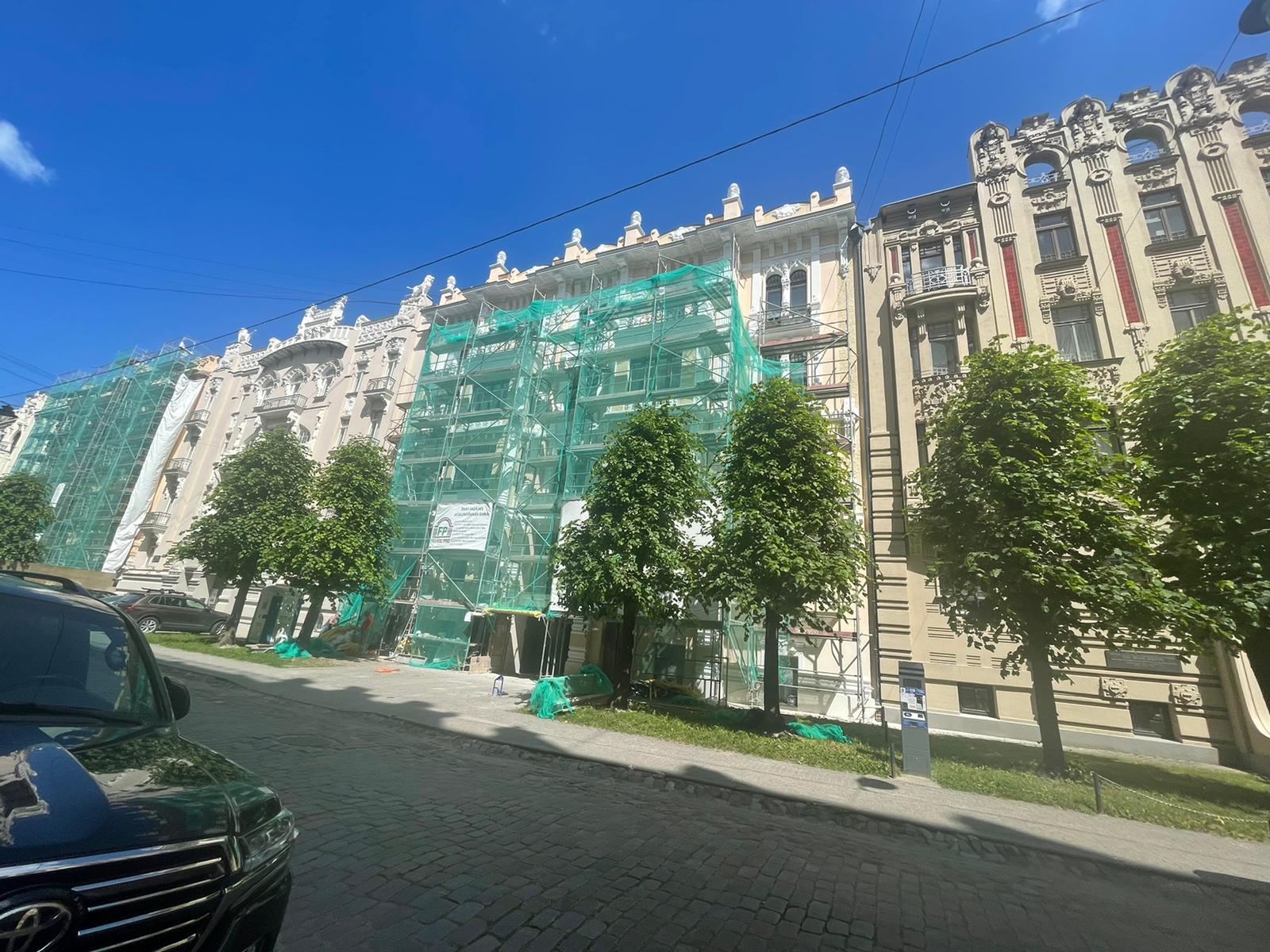 Rīgā renovē jūgendstila namu Alberta ielā 2