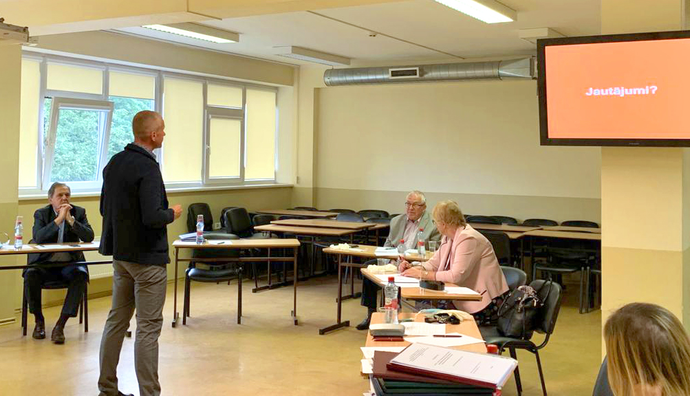 Aizstāv maģistra darbus RTU būvuzņēmējdarbības specialitātē