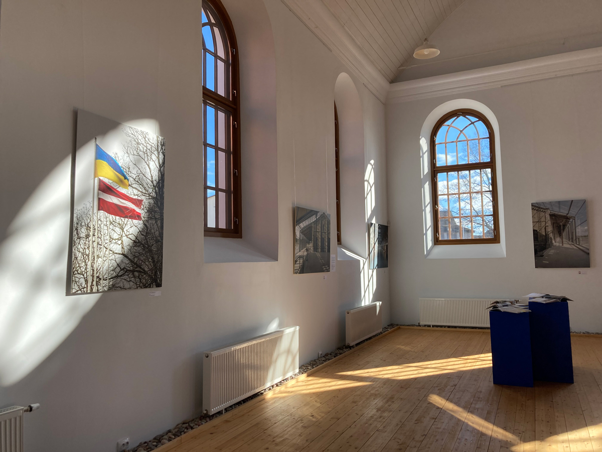 Sabilē apskatāma fotoizstāde “Pilsētvide”