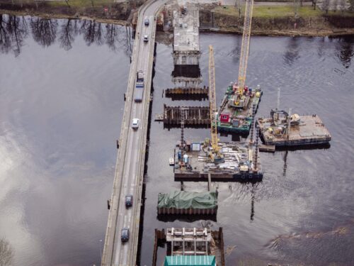 Salacgrīvā satiksmei atkal atvērts pagaidu tilts pār Salacu